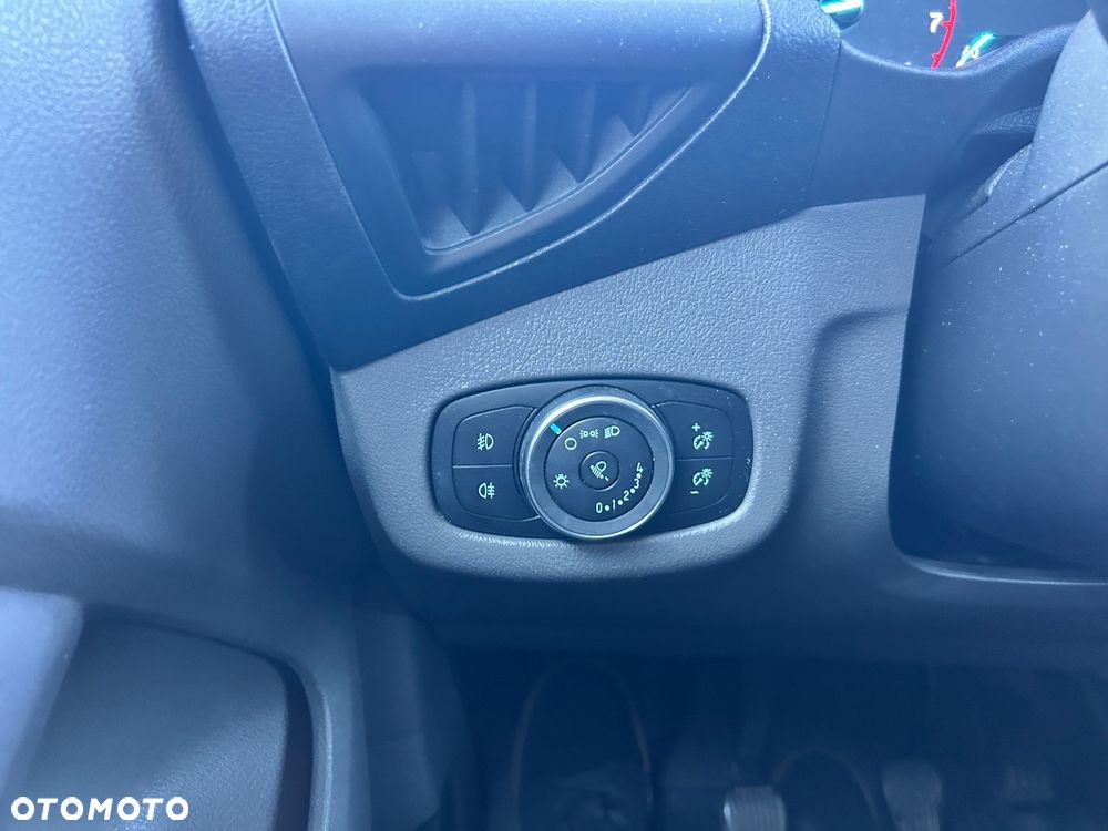 Ford Transit Connect - 17
