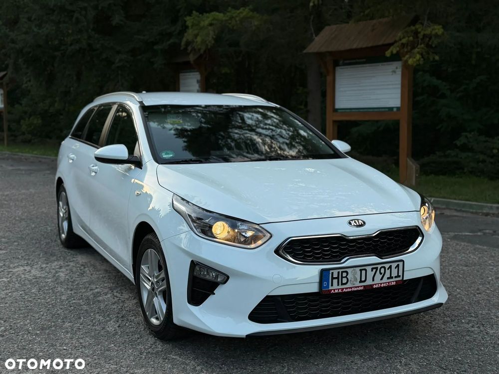 Kia Ceed - 31