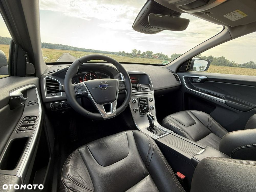 Volvo XC 60 D4 Geartronic Momentum Pro - 29