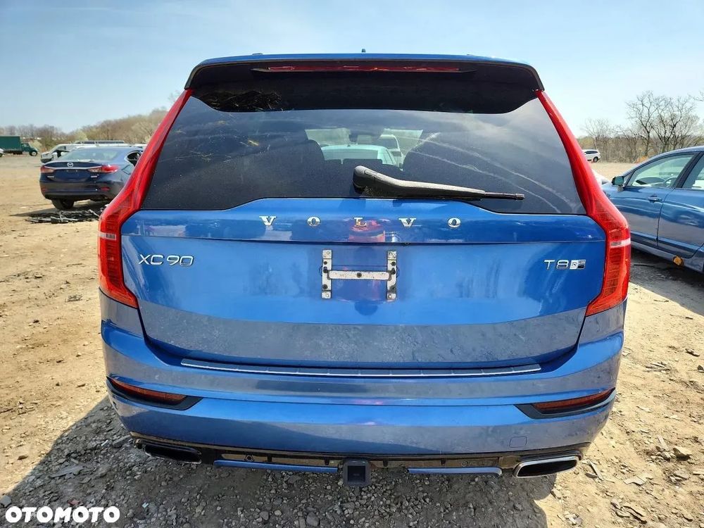 Volvo XC 90 T8 AWD Plug-In Hybrid Momentum 7os - 6