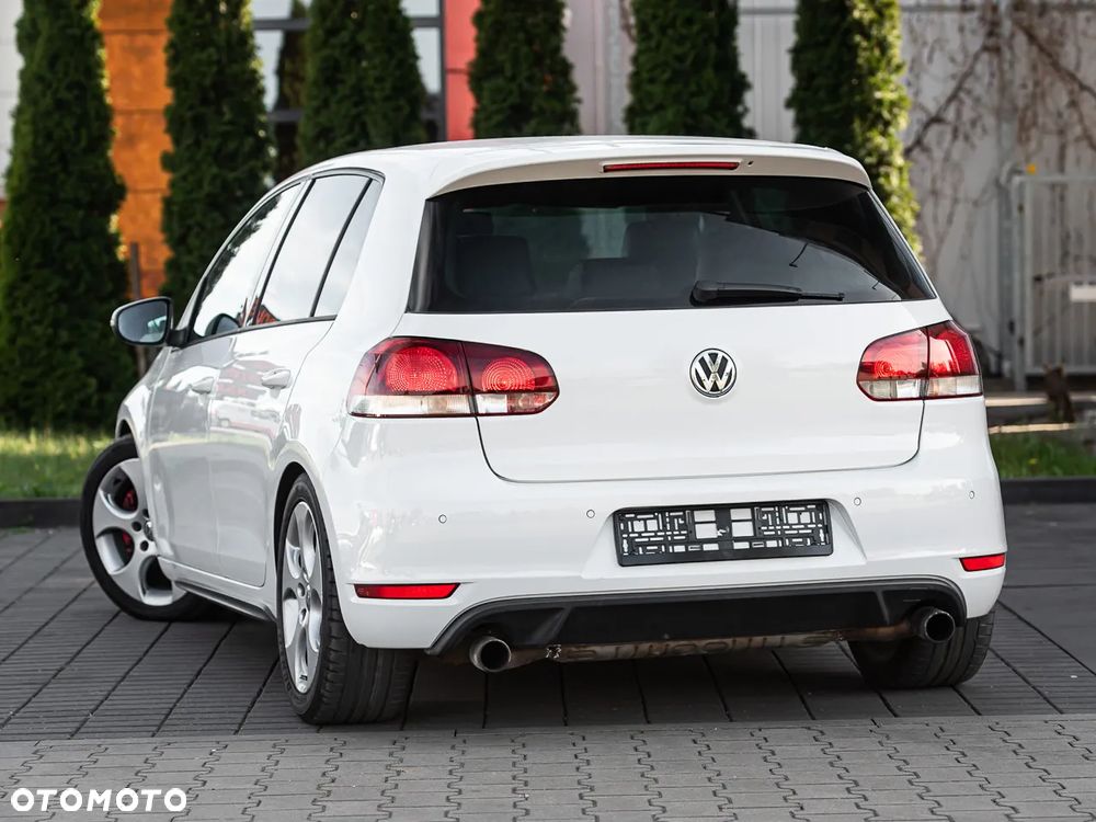 Volkswagen Golf 2.0 GTI - 8