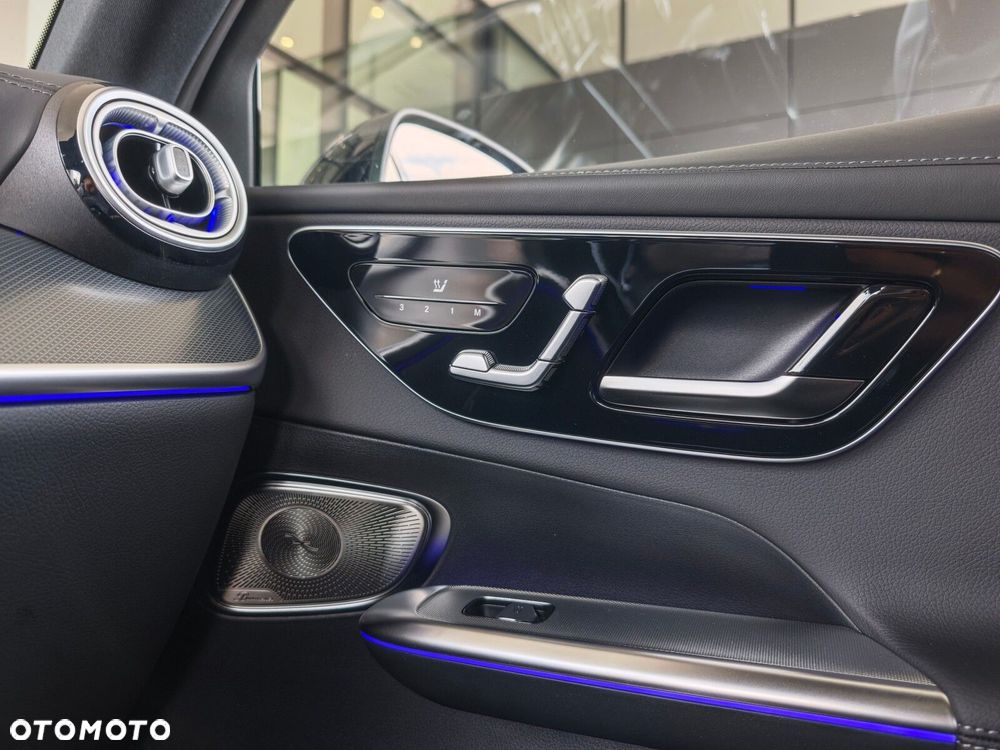 Mercedes-Benz GLC - 29