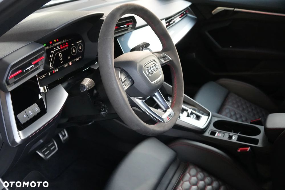 Audi RS3 Limousine TFSI Quattro S tronic - 23