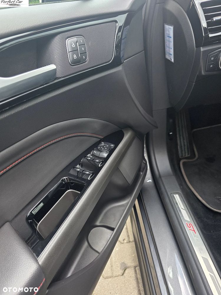 Ford Mondeo SW 2.0 Hybrid ST-Line Plus - 9