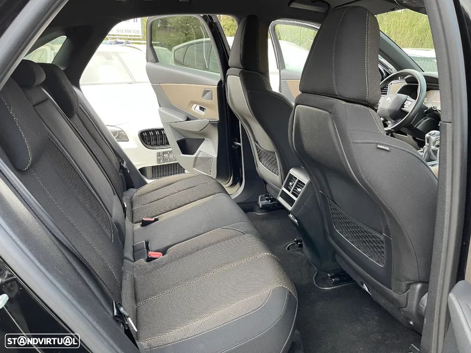 DS DS7 Crossback 1.5 BlueHDi Performance Line - 28