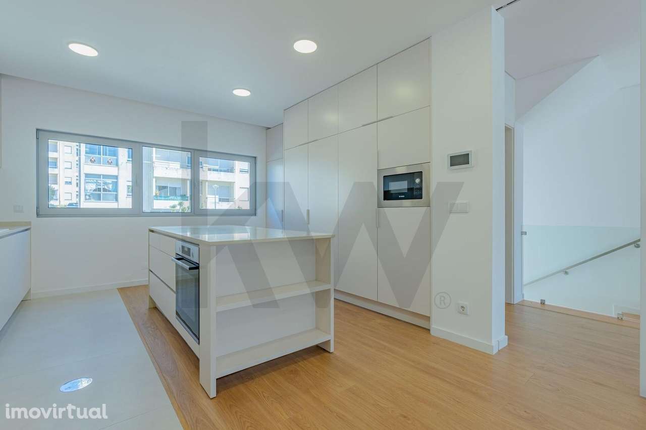 Exclusiva Moradia T3 Nova no Centro de Santa Maria da Feira ! - Grande imagem: 2/31