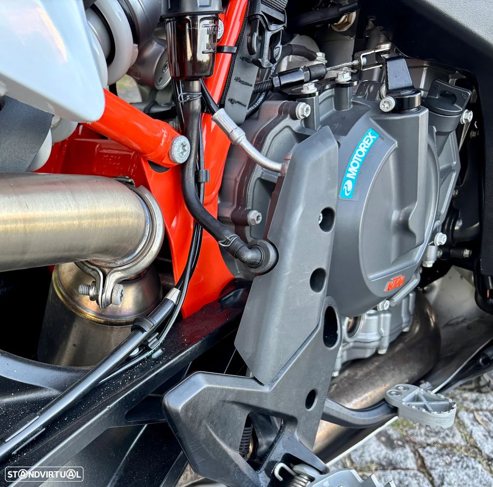 KTM 890 Adventure R - 16