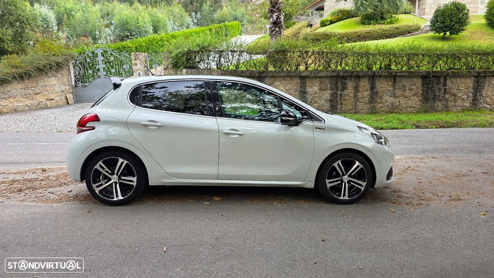 Peugeot 208 1.6 BlueHDi GT Line - 36