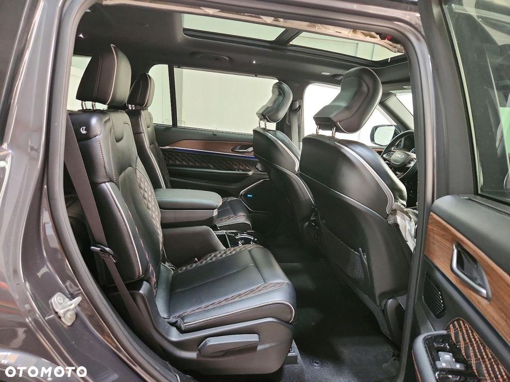 Jeep Grand Cherokee - 10