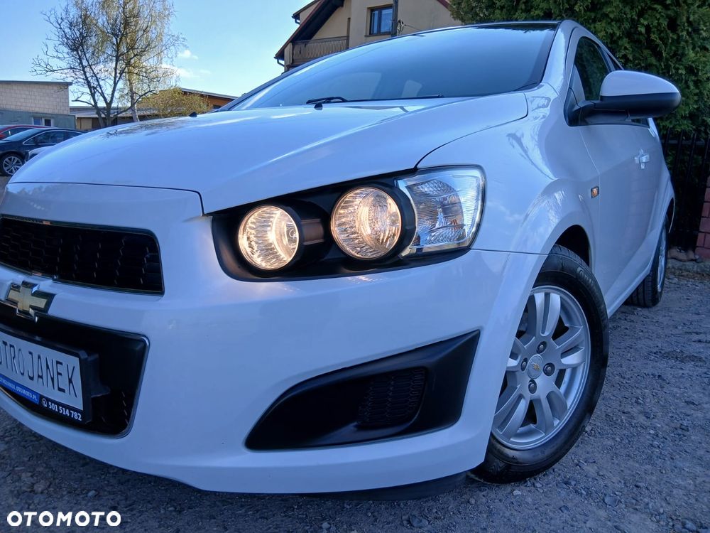 Chevrolet Aveo 1.4 16V LT - 14