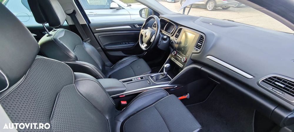 Renault Megane ENERGY TCe 140 EDC BOSE EDITION - 17