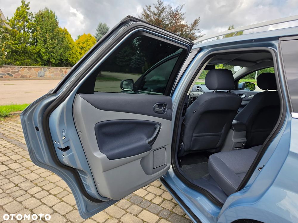 Ford Mondeo 2.0 Ghia Executive - 27
