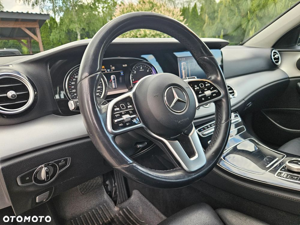 Mercedes-Benz Klasa E - 28
