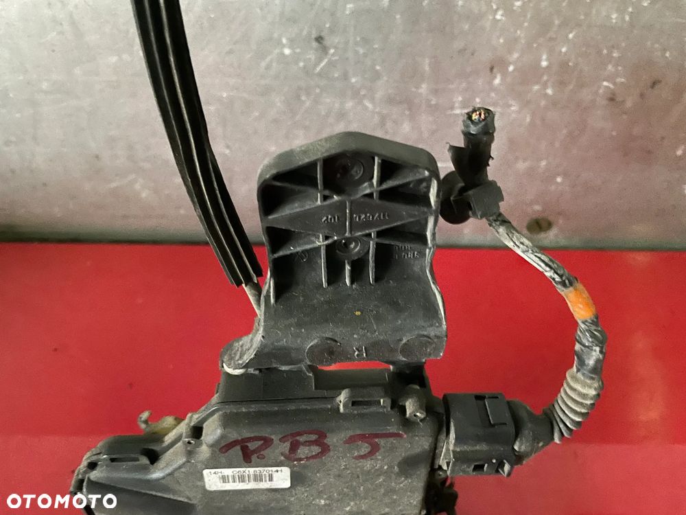 ZAMEK DRZWI PRAWY PRZÓD EU VW PASSAT B5 - 3