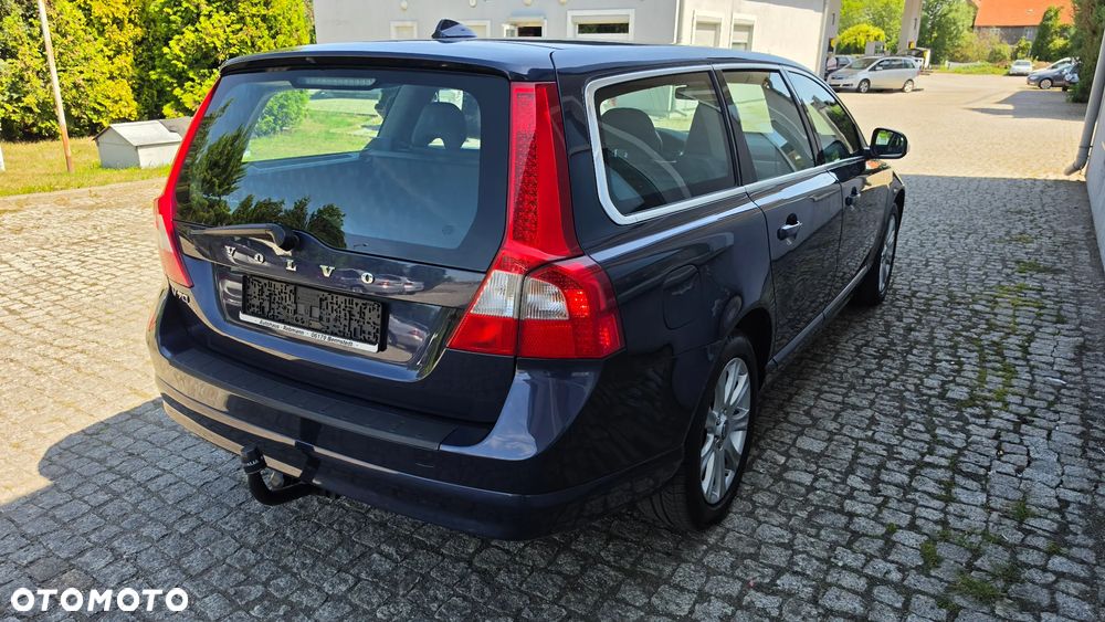 Volvo V70 2.5T Momentum - 23