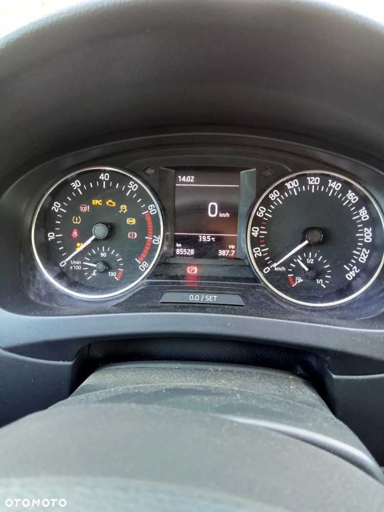 Skoda RAPID 1.2 TSI Ambition - 3