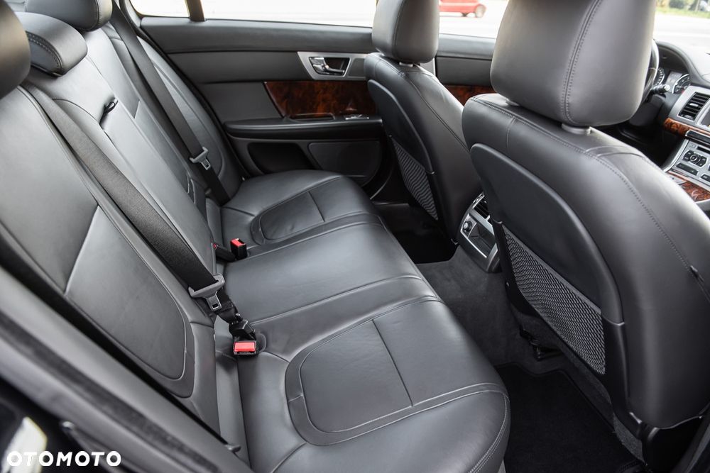 Jaguar XF 3.0 V6 Kompressor AWD - 30