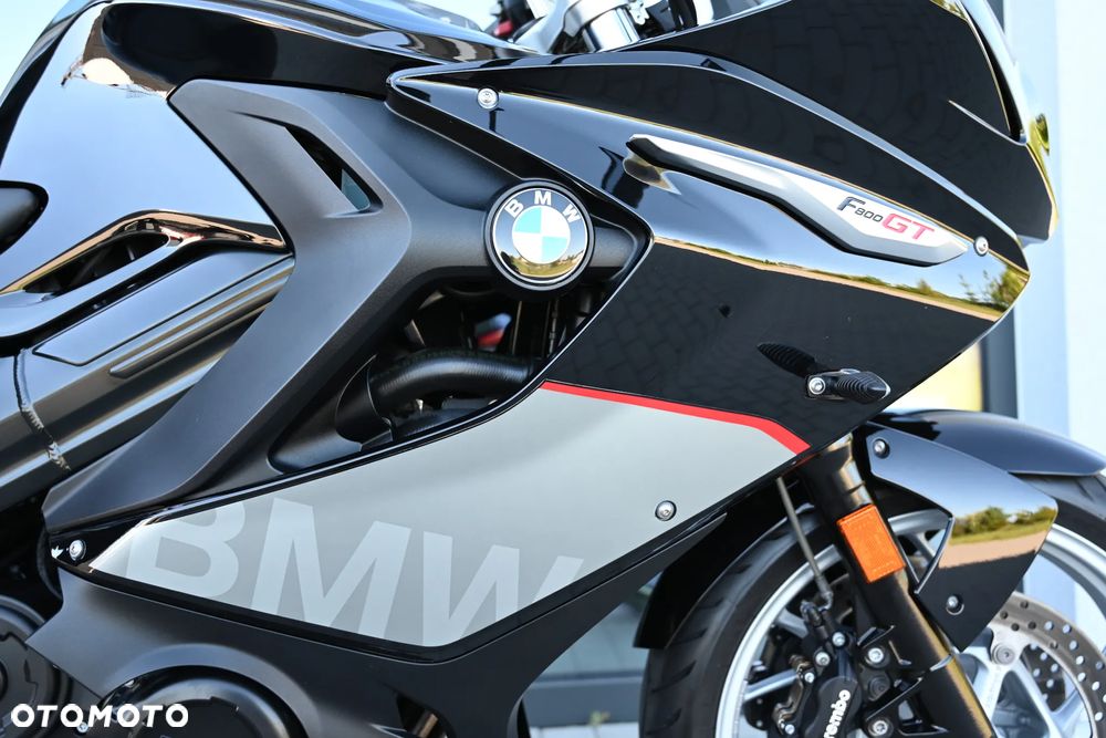 BMW F - 12