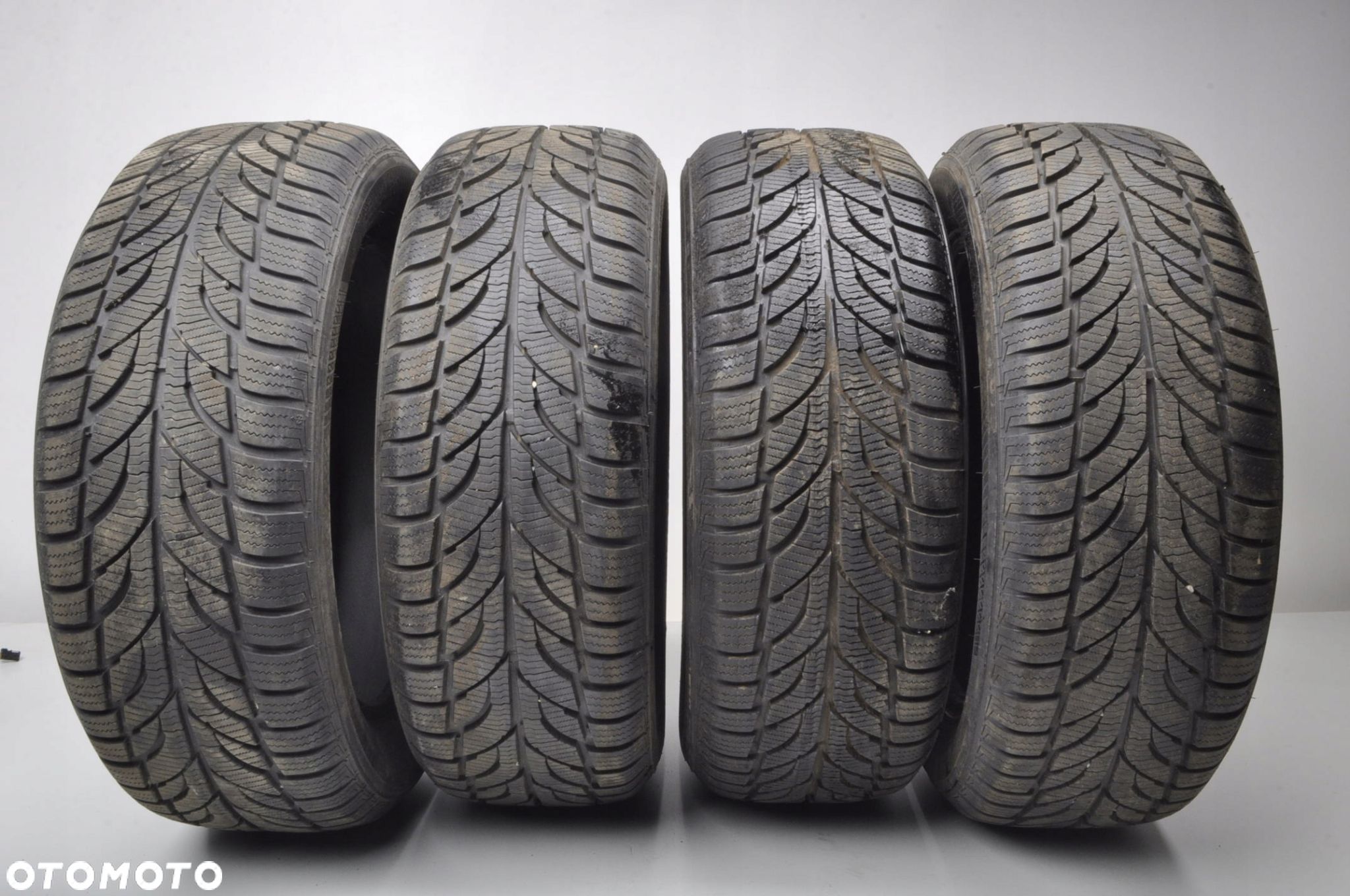 4X OPONY PAXARO WINTER 215/55/17" 2022R - 1