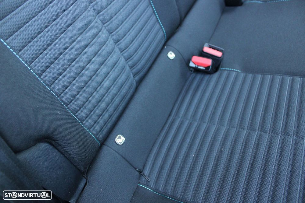 Peugeot 208 1.2 PureTech SE Style - 34