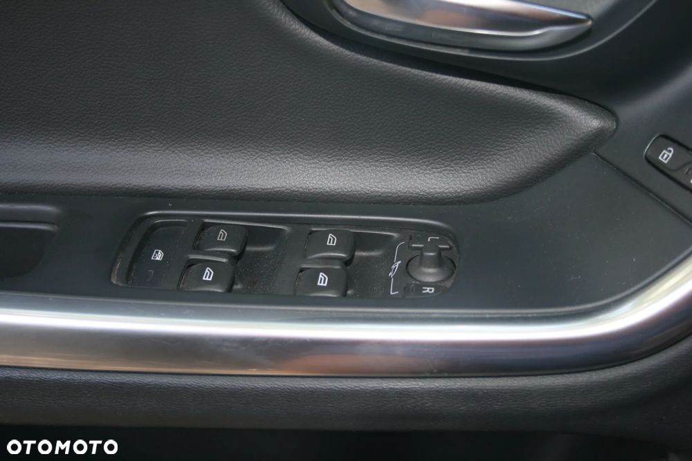 Volvo V60 D3 Drive-E Dynamic Edition (Momentum) - 38