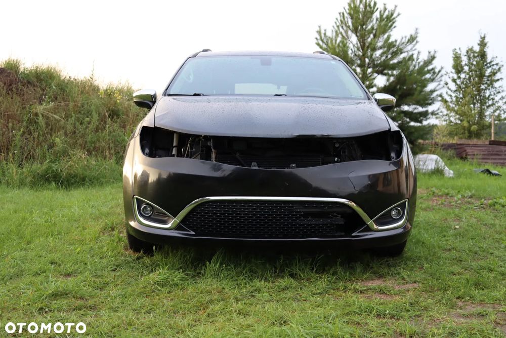 Chrysler Pacifica - 6