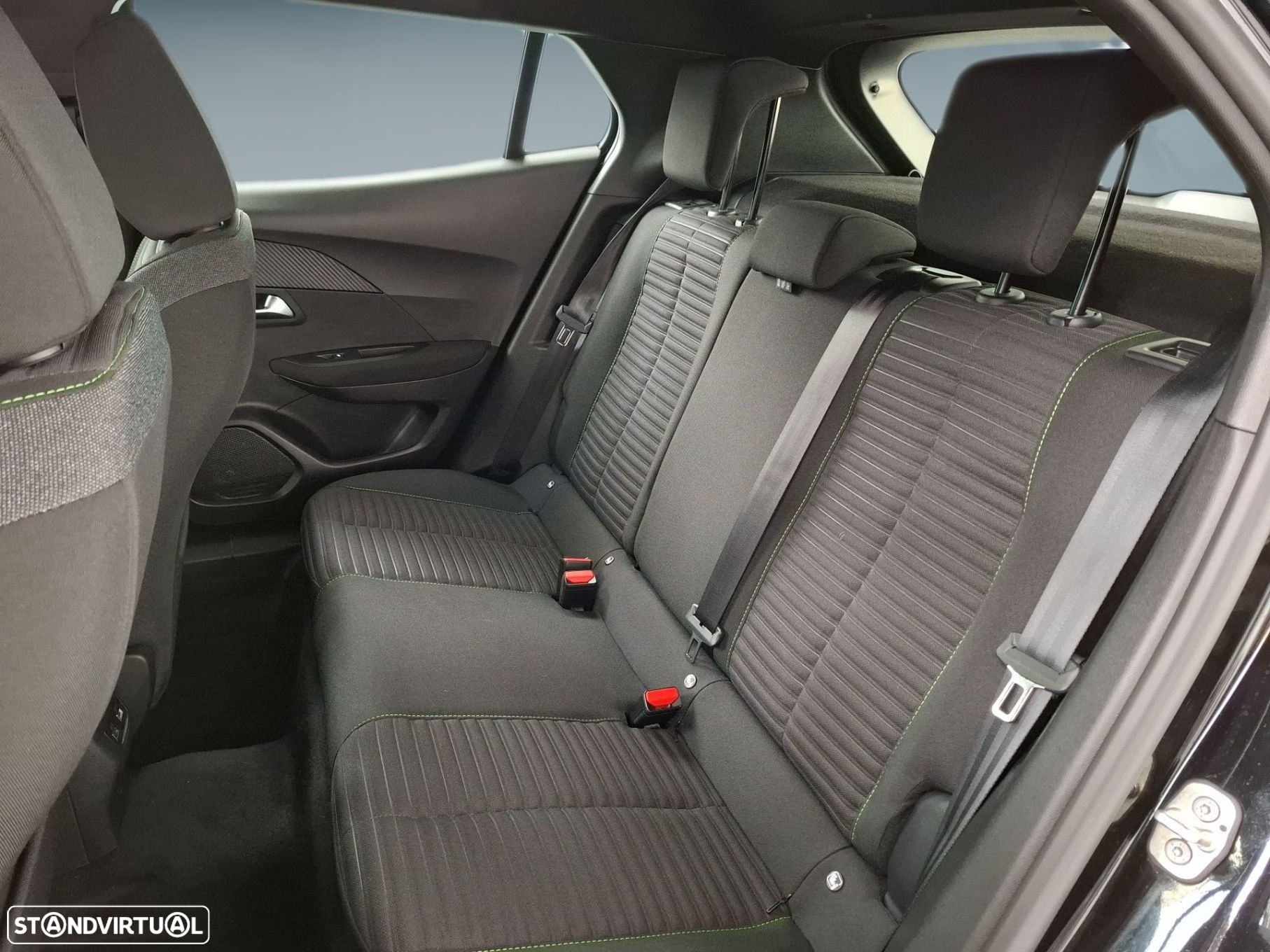 Peugeot e-2008 54 kWh Active - 12
