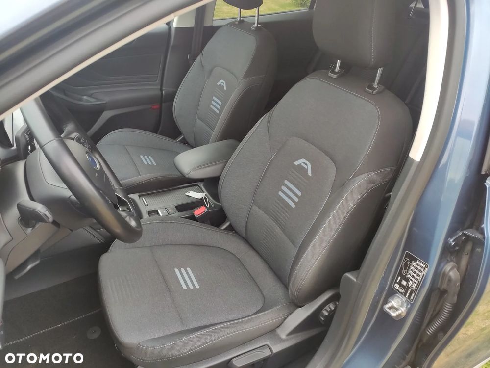 Ford Focus 1.0 EcoBoost mHEV Active X - 11
