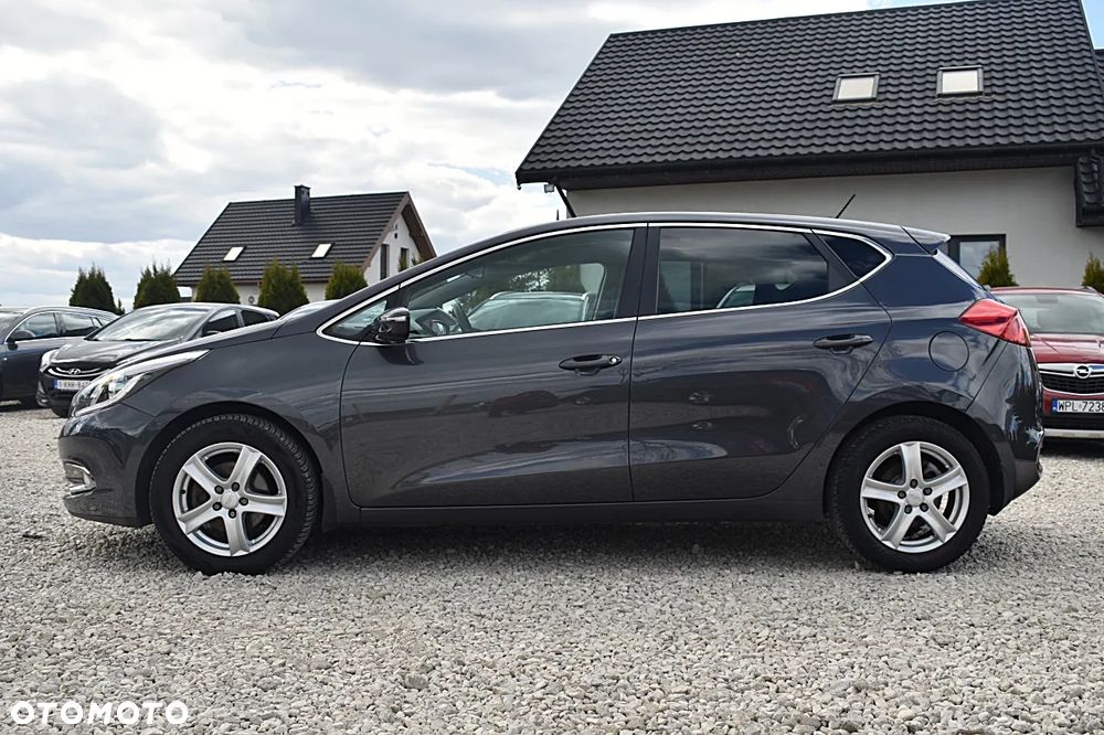 Kia Ceed 1.6 GDI Dream Team Edition - 5