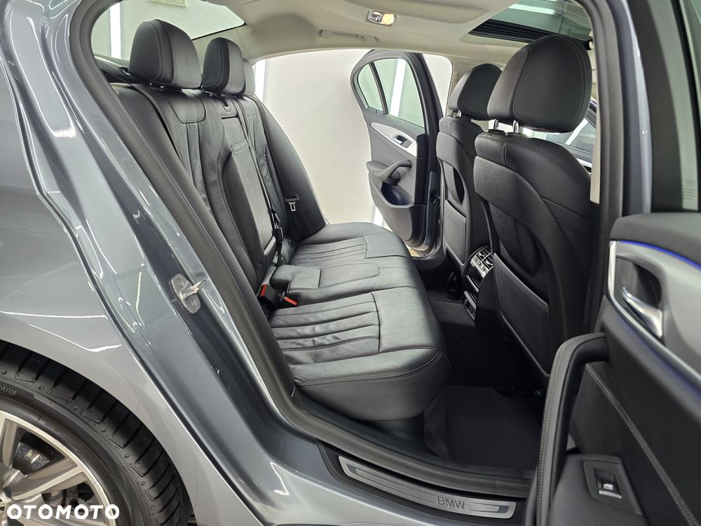 BMW Seria 5 520d xDrive MHEV - 4