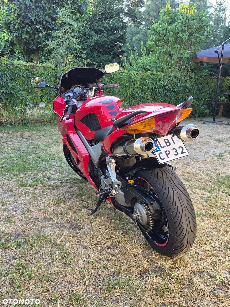 Honda VFR - 3