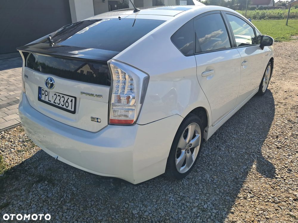 Toyota Prius 1.8 HSD Premium - 4