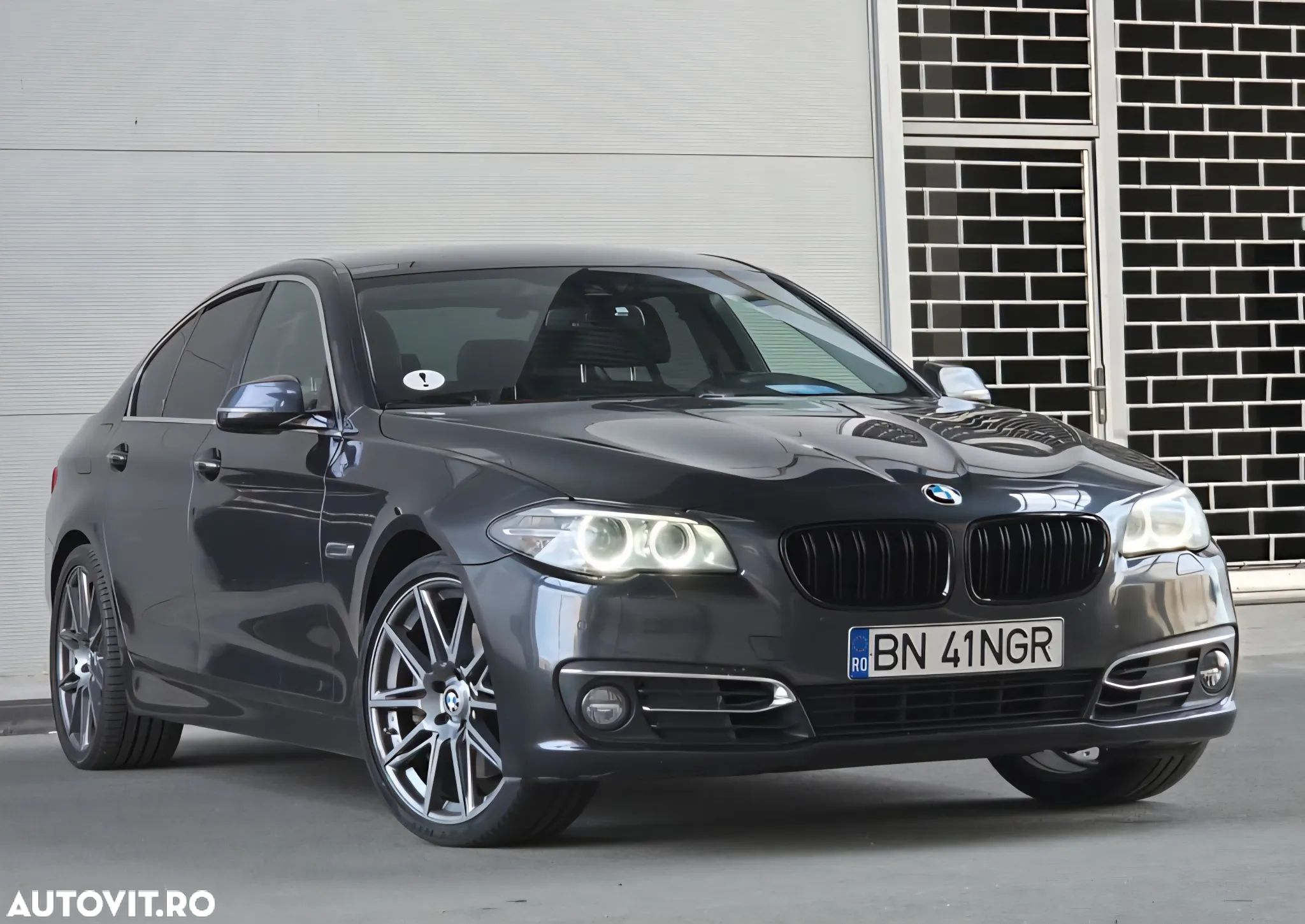 BMW Seria 5 535i xDrive Touring Aut. Luxury Line - 1