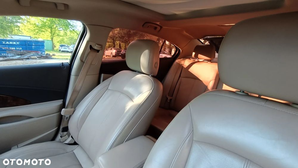 Buick Lacrosse - 32