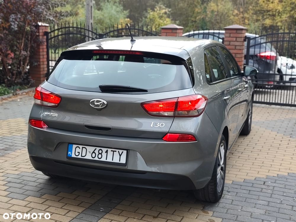 Hyundai i30 1.4 Classic + - 9
