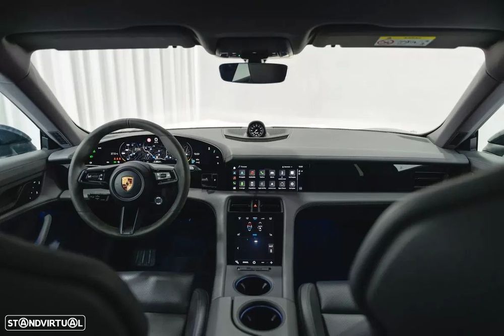 Porsche Taycan Cross Turismo 4 - 44