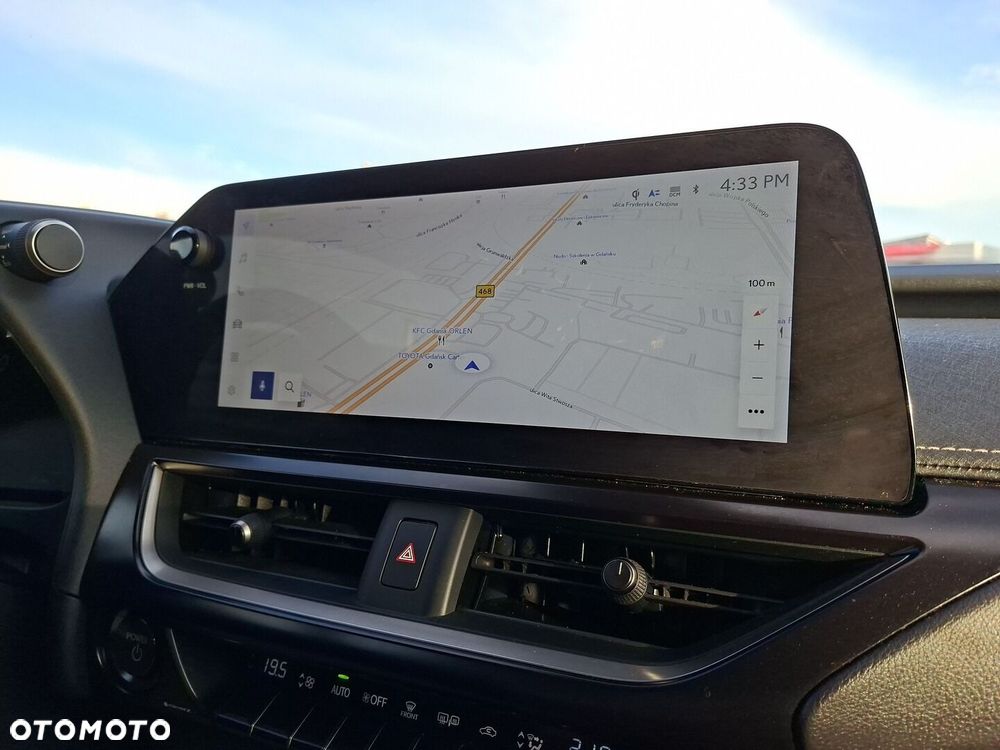 Lexus UX 300h F Sport Design AWD - 23