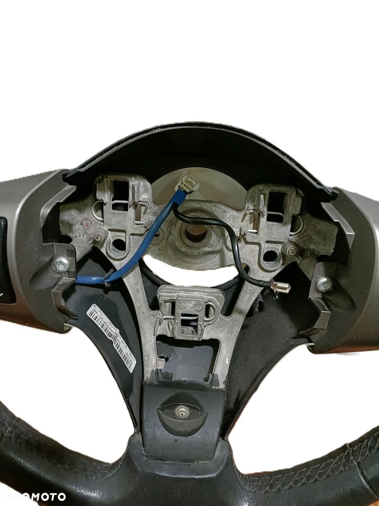 TOYOTA YARIS II 05-11 kierownica multifunkcyjna multifunkcja  * - 4