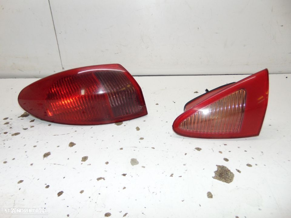 Alfa romeo 147 farolins - 1