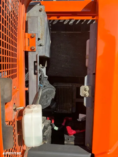 Hitachi ZX 135US-3 - 14