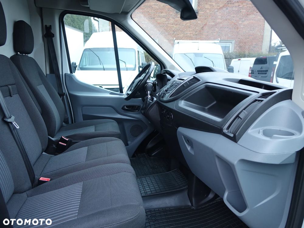 Ford Transit 3-osobowy L3H2 furgon blaszak - 8