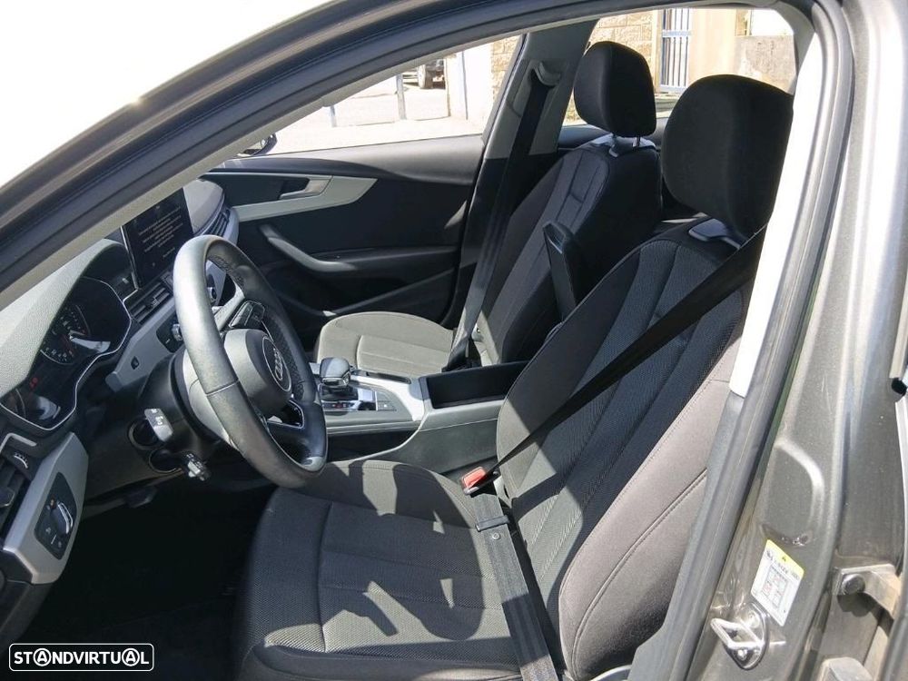 Audi A4 Avant 30 TDI S tronic - 5