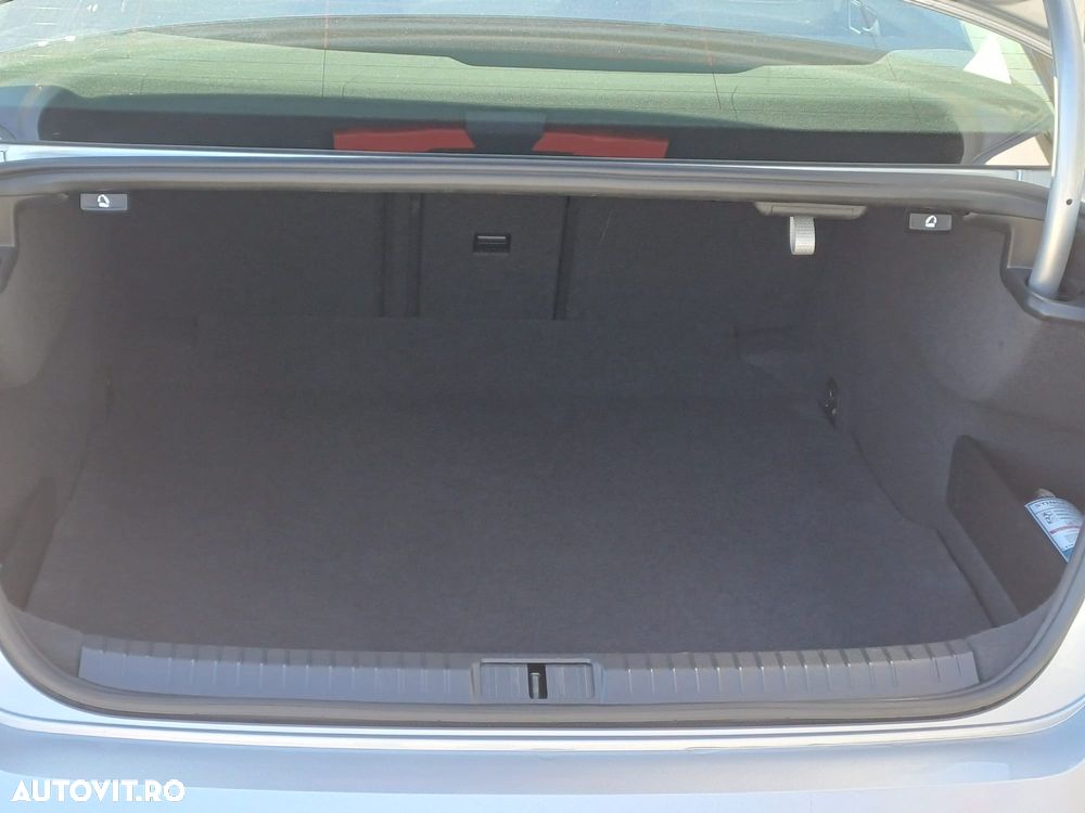 Volkswagen Passat 1.5 TSI ACT DSG Comfortline - 6