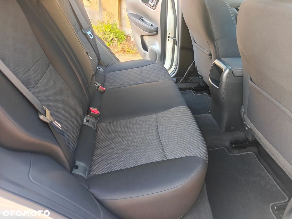 Nissan Qashqai 1.6 DIG-T N-Connecta - 34