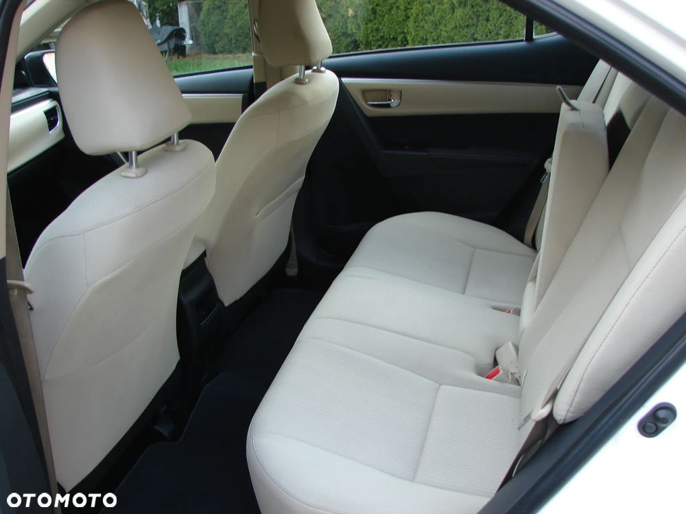 Toyota Corolla 1.6 Comfort - 17