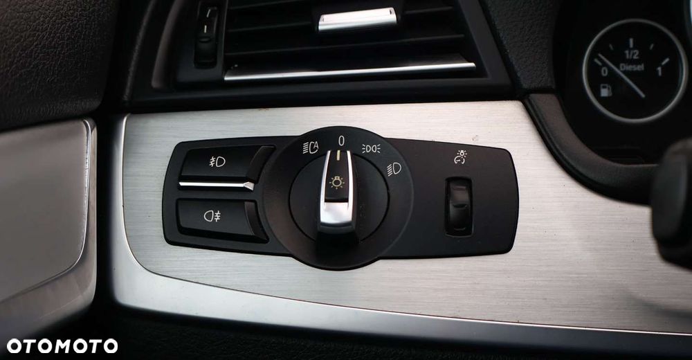 BMW Seria 5 - 32