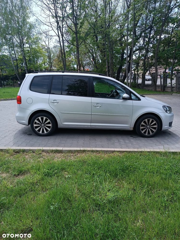 Volkswagen Touran 1.6 TDI DPF BlueMot Comfortline - 2