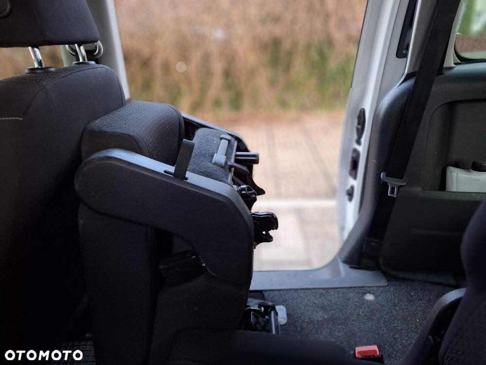 Volkswagen Caddy Maxi 2.0 TDI Trendline 4Motion DSG - 20