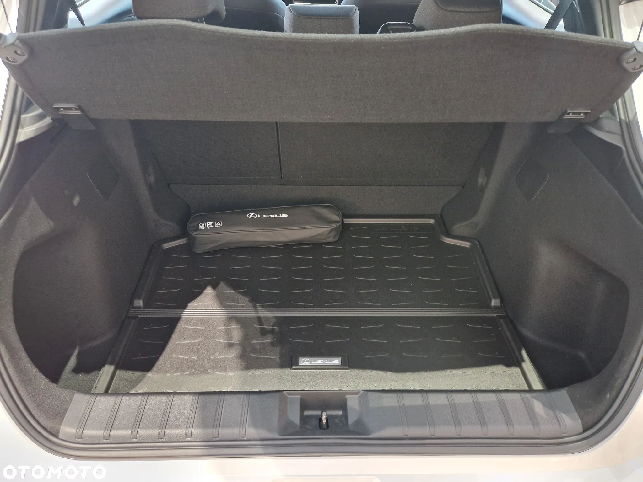 Lexus LBX 1.5 Hybrid - 7