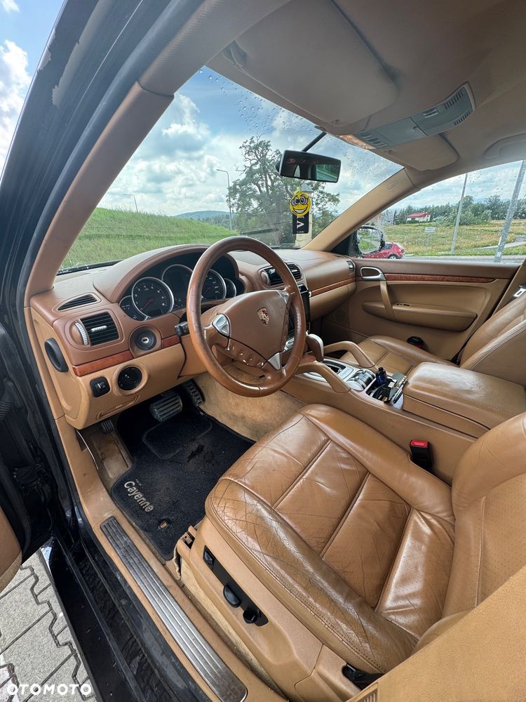 Porsche Cayenne - 8